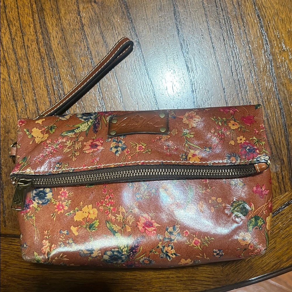 Patricia Nash wristlet bag